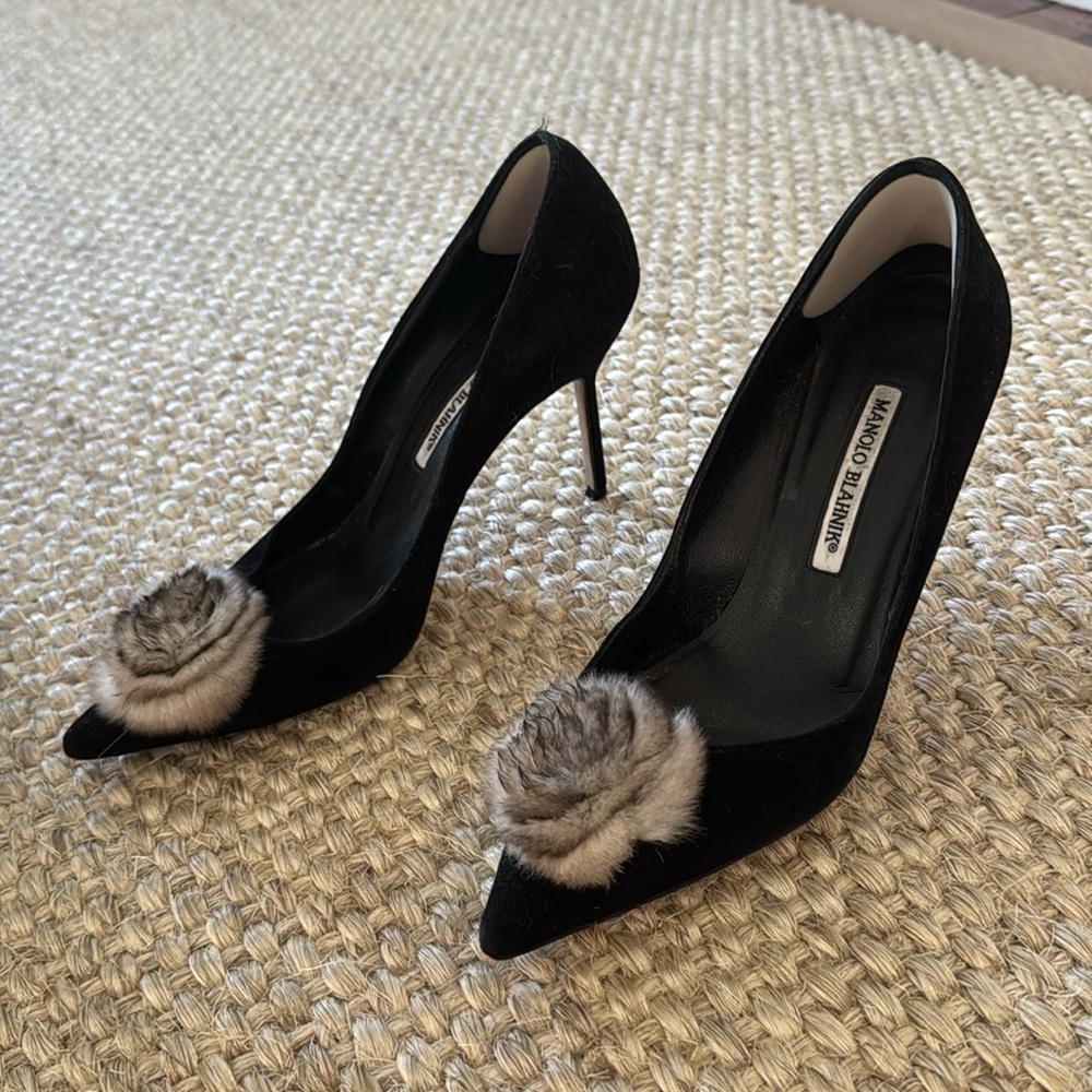 Black Manolos with fur rose on toe